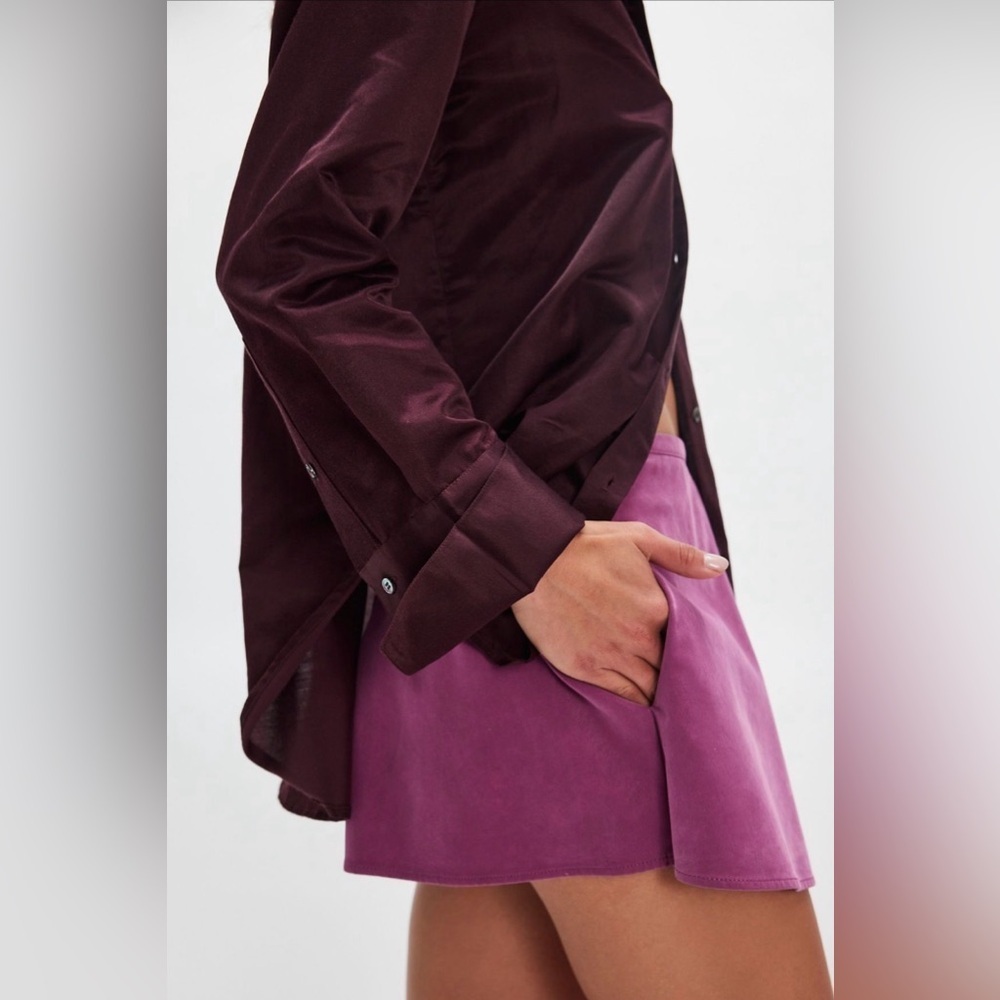 Paradise Found Suede Skort NWOT mulberry - Picture 4 of 4